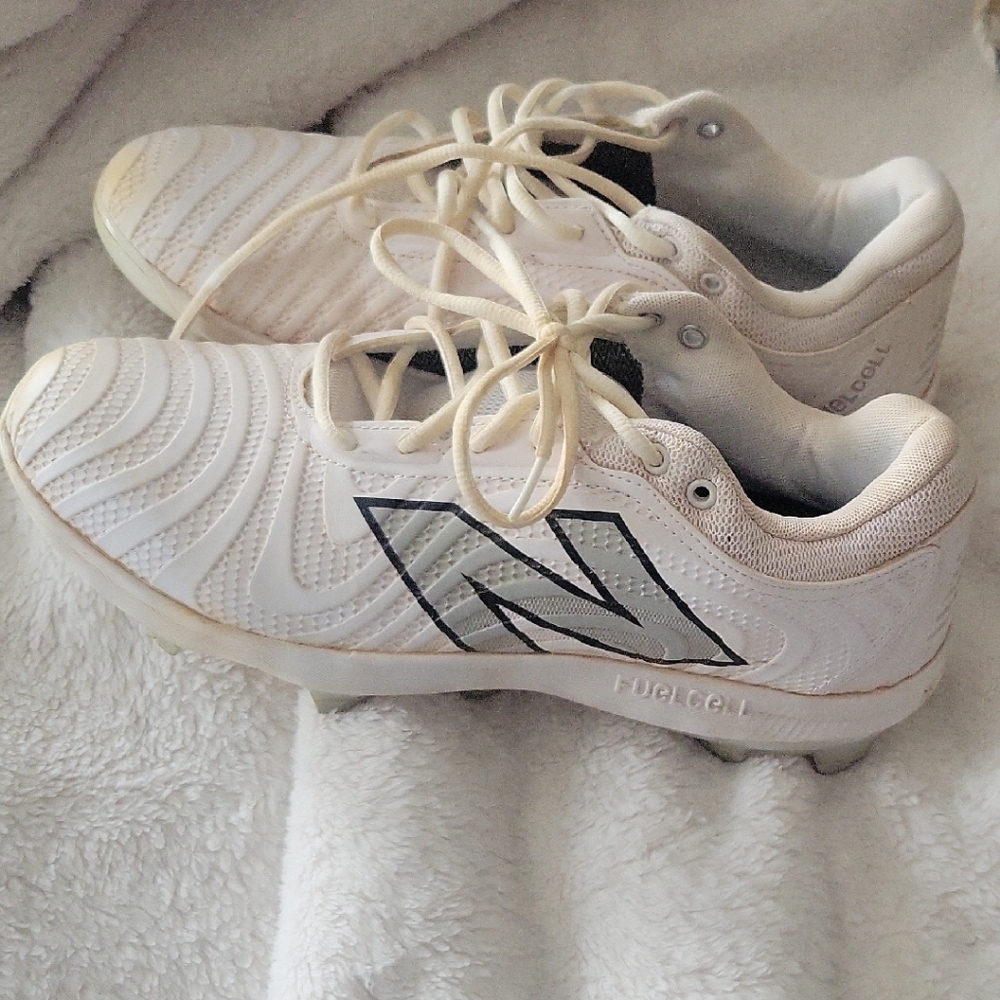 New Balance Fuel Cell White Softball Cleats Excellent Condition Size 12
